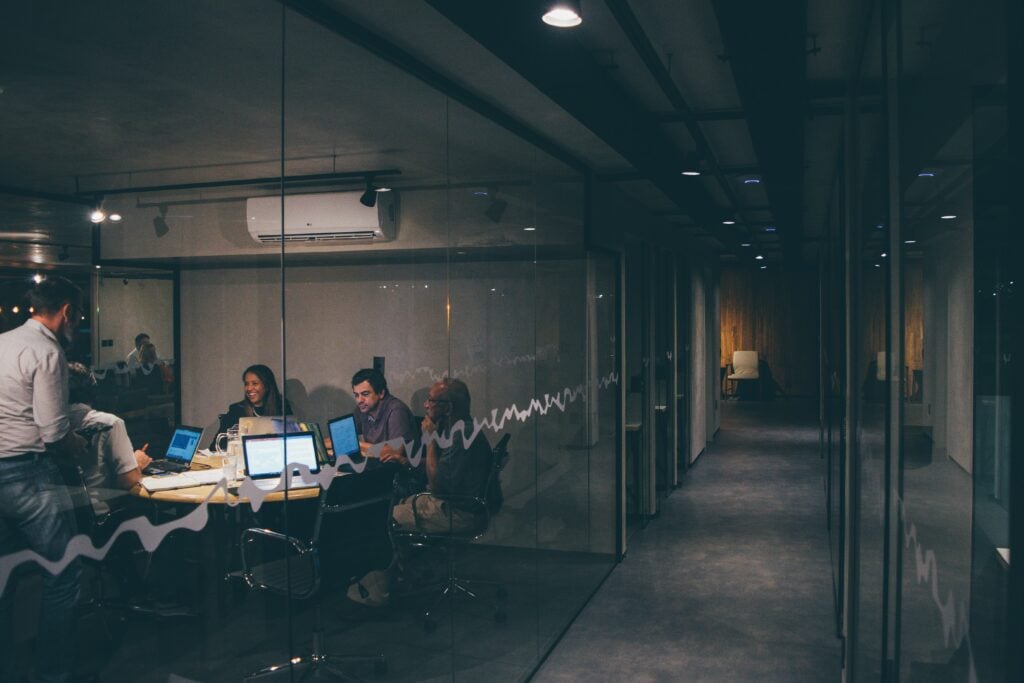 Physical Security For Executives In Modern Corporations 1 Who Needs Protection Services